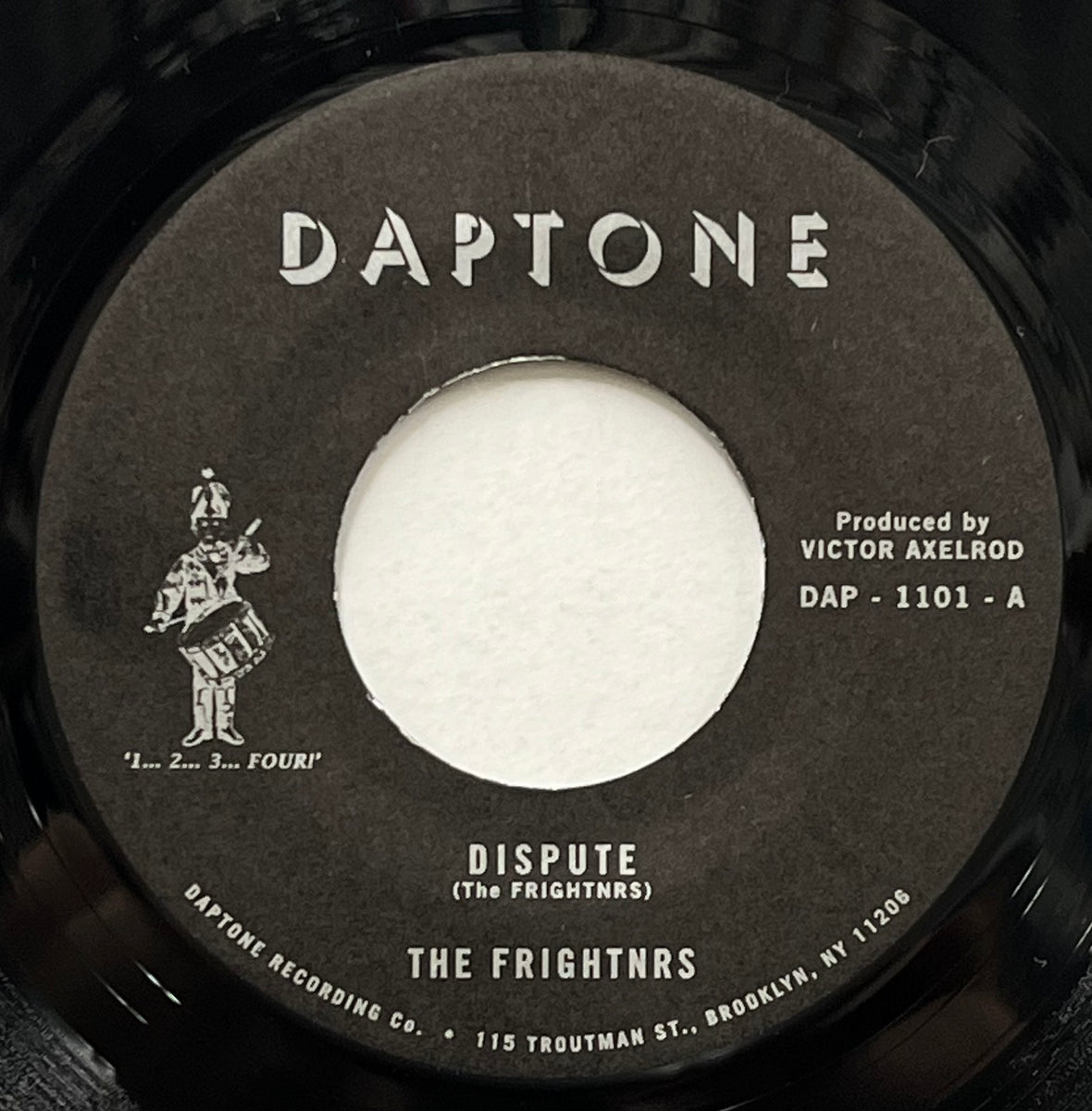Frightnrs / Dispute (Daptone – DAP- 1101, 7inch) – TICRO MARKET