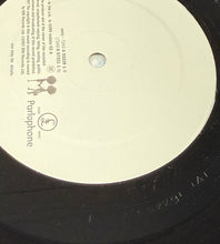 Load image into Gallery viewer, RADIOHEAD / OK Computer ( Parlophone – NODATA 02, Vinyl, LP, 1998 Press)