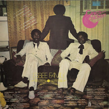 画像をギャラリービューアに読み込む, ESBEE FAMILY / Chics And Chicken