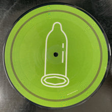 Load image into Gallery viewer, BLINK 182 / First Date