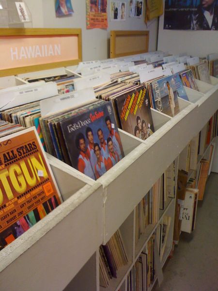 DIGGIN' IN HAWAII  ハワイのレコード屋（オアフ島）