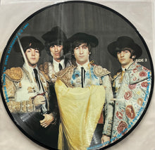 画像をギャラリービューアに読み込む, BEATLES / Timeless (Silhouette Music – 10004, LP) Picture Disc
