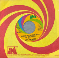 LOVE UNLIMITED / Walkin' In The Rain With The One I Love (UNI 55319, 7inch)