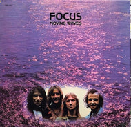 FOCUS / Moving Waves