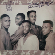 HI-FIVE / I LIKE THE WAY (KISSING GAME)