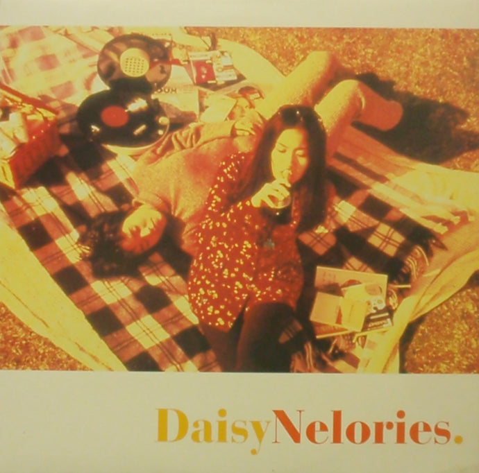 NELORIES / DAISY