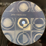 POLE / Raum Eins / Raum Zwei