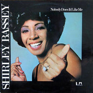 SHIRLEY BASSEY / NOBODY DOES IT LIKE ME